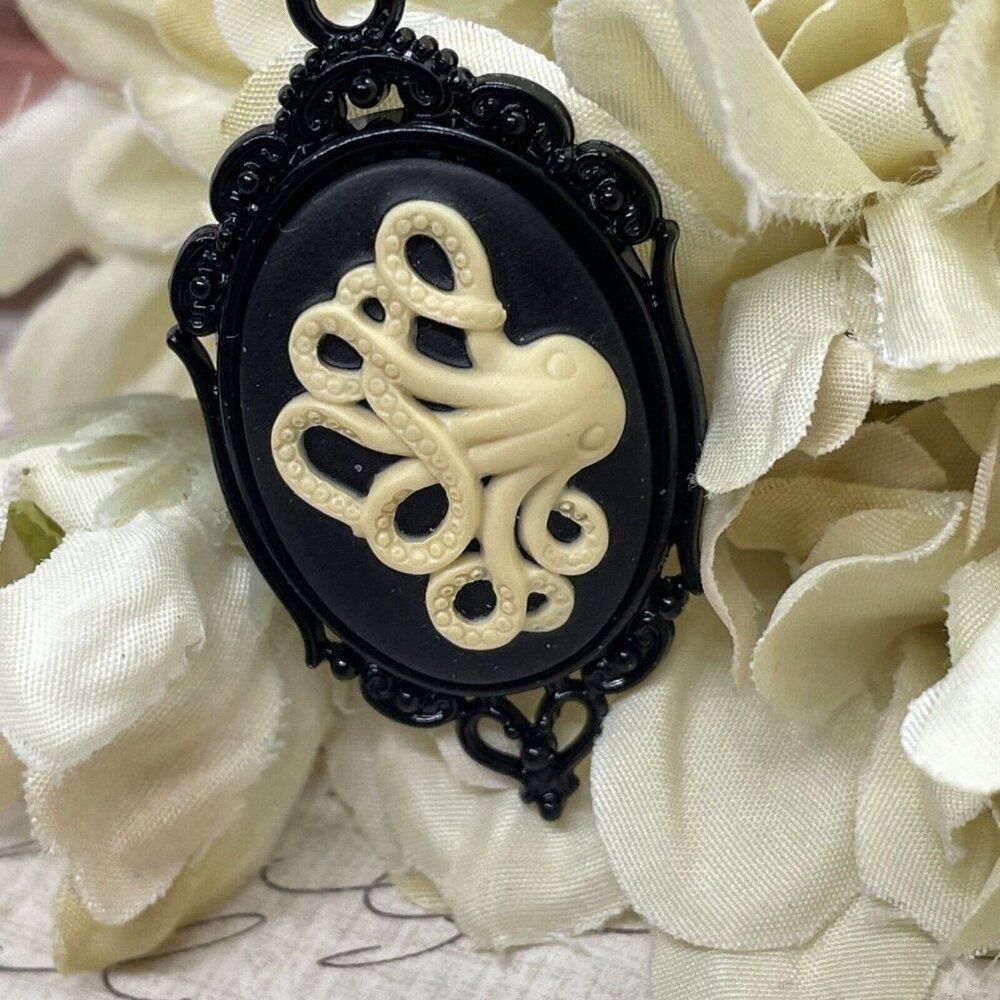Gothic Steampunk Octopus Cameo Necklace Nautical Wedding Jewelry Black Heart
